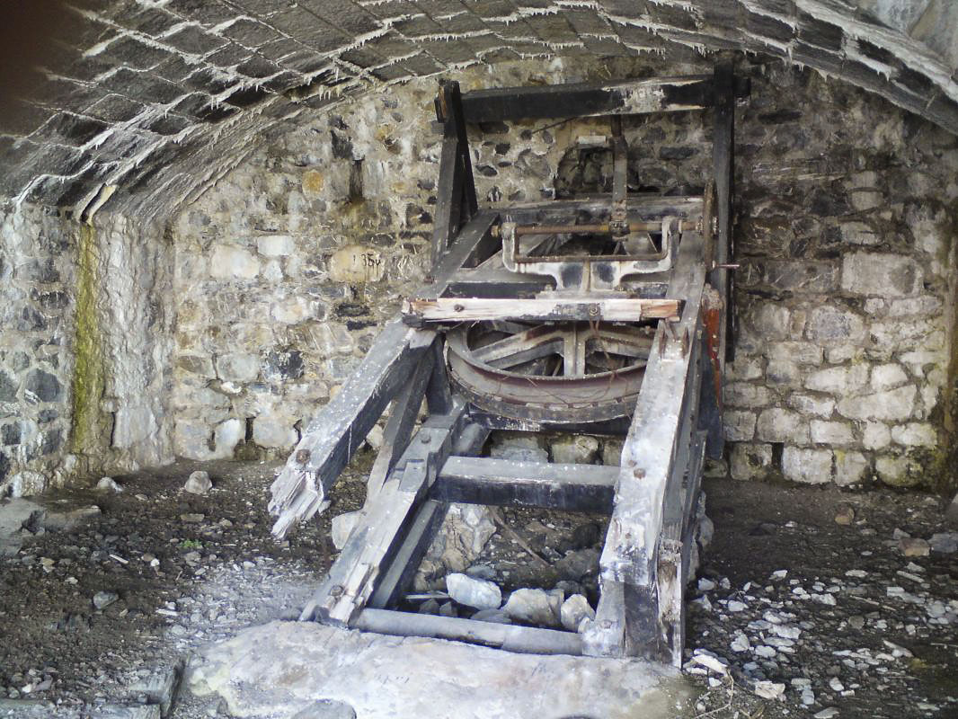 Ligne Maginot - TELEGRAPHE - BERWICK - (Position d'artillerie préparée) - La machinerie haute du téléphérique  - ELLENA-CUNY