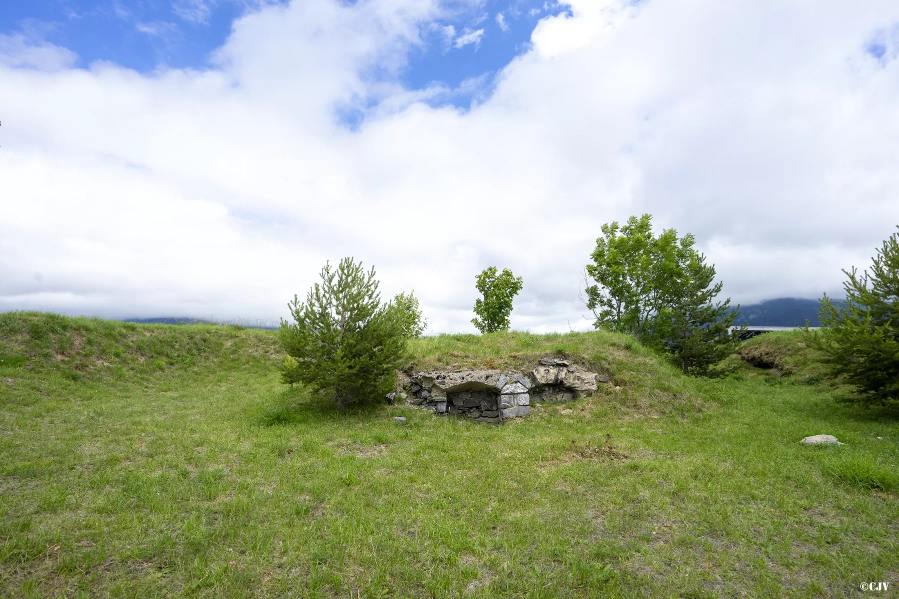 Ligne Maginot - TELEGRAPHE - BERWICK - (Position d'artillerie préparée) - Deux emplacements orientées vers le haut Maurienne - Lia VERMEULEN