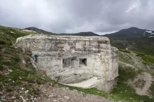 Ligne Maginot - COL DE GRANON - (Ouvrage d'infanterie) - Bloc 3
Le bloc avec le bloc 4 au second plan