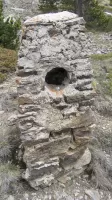 Ligne Maginot - MAISON CANTONIERE ST JOSEPH (82° BAF - PC DE GUERRE) - (PC de Quartier) - Petite construction originale au dessus des restes de l'abri avec deux ouvertures (horizontale et verticale)    