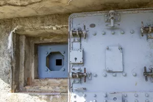 Ligne Maginot - GONDRAN E - (Ouvrage d'infanterie) - Bloc 1
Créneau FM et porte blindée