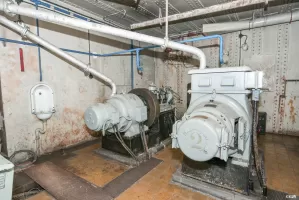 Ligne Maginot - SAINT OURS BAS (SOB) - (Ouvrage d'infanterie) - Usine électrique
Moteurs SMIM dépecés
