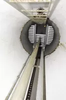 Ligne Maginot - BOIS DU FOUR - A5 - (Ouvrage d'infanterie) - Chambre de tir Ouest 
Puits de cloche GFM
Vue du plateau mobile