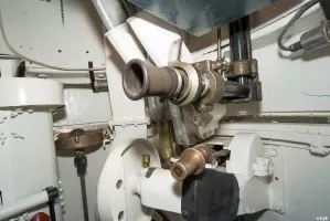 Ligne Maginot - Petit ouvrage d'infanterie A5 - BOIS du FOUR - Tourelle de mitrailleuses
La lunette de visée APX L644