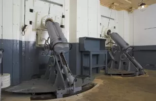 Ligne Maginot - BOIS DU FOUR - A5 - (Ouvrage d'infanterie) - Chambre de tir mortier Est
Mortiers de 81 mm mle 32