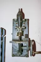 Ligne Maginot - BOIS DU FOUR - A5 - (Ouvrage d'infanterie) - Chambre de tir mortier Est
Système permettant le montage de la charge propulsive et des charges additionnelles ainsi que celui de la fusée. 
Ces opérations sont réalisées au dernier moment juste avant le tir.