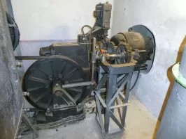 Ligne Maginot - SAINT OURS HAUT (SOH) - (Ouvrage d'artillerie) - Bloc 2
Motorisation du monte-charge SIMPLEX