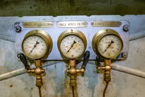 Ligne Maginot - SAINT OURS HAUT (SOH) - (Ouvrage d'artillerie) - Usine électrique
Détail d'un des deux moteurs Renault
