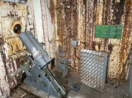 Ligne Maginot - SAINT OURS HAUT (SOH) - (Ouvrage d'artillerie) - Bloc 5
Etage intermédiaire
Mortier de 81 de droite