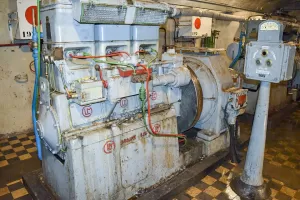 Ligne Maginot - Ouvrage d'artillerie de ROCHE la CROIX - L'usine électrique 
Groupe électrogène à moteur CLM 308