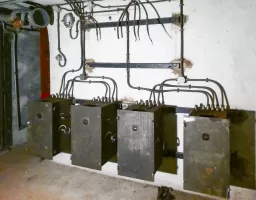 Ligne Maginot - ROCHE LA CROIX (RLC) - (Ouvrage d'artillerie) - Bloc 6
Alimentations pour projecteurs blindés