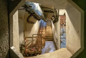 Ligne Maginot - ROCHE LA CROIX (RLC) - (Ouvrage d'artillerie) - Bloc 1
Le plan incliné vu depuis l'un des deux créneaux FM de défense