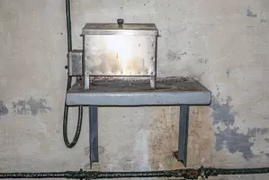 Ligne Maginot - ROCHE LA CROIX (ROC) - (Ouvrage d'artillerie) - Bloc 5 
Sous-station : réchaud pour cartouches Silicagel