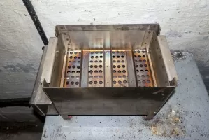 Ligne Maginot - ROCHE LA CROIX (ROC) - (Ouvrage d'artillerie) - Bloc 5 
Sous-station : réchaud pour cartouches Silicagel