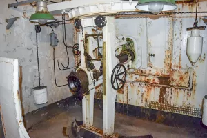 Ligne Maginot - ROCHE LA CROIX (RLC) - (Ouvrage d'artillerie) - Le bloc 5
Étage supérieur
Mortiers de 75 Mle 1931