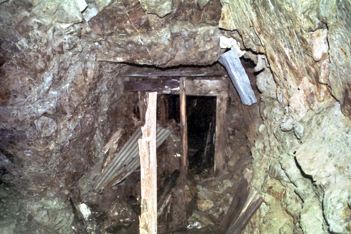 Ligne Maginot - CHENAILLET - (Ouvrage d'infanterie) - En 1997 les galeries des blocs étaient accessibles - Alain Perouffe