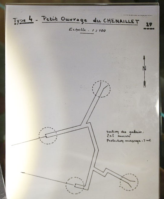 Ligne Maginot - CHENAILLET - (Ouvrage d'infanterie) - Plan de l'ouvrage.
Exposition sur le Chaberton et la fortification à Clavières. Publication sur Wikimaginot autorisée par Monsieur Roberto Guasco - Alain Perouffe