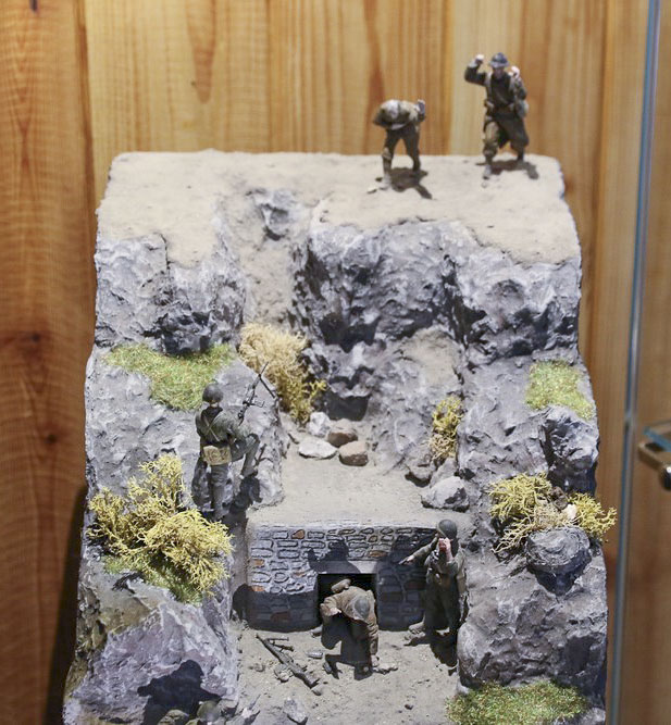 Ligne Maginot - CHENAILLET - (Ouvrage d'infanterie) - Représentation de la reddition de 1940. Exposition sur le Chaberton et la fortification à Clavières. Publication sur Wikimaginot autorisée par Monsieur Roberto Guasco - Alain Perouffe