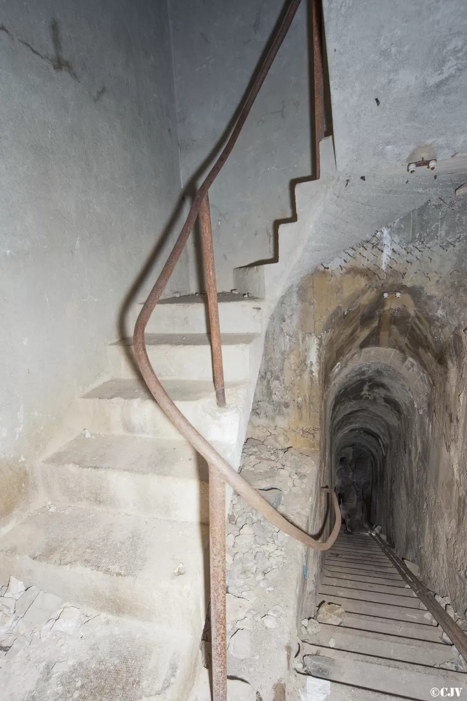 Ligne Maginot - COL DE BUFFERE - (Ouvrage d'infanterie) - L'escalier du bloc 1 - Lia VERMEULEN
