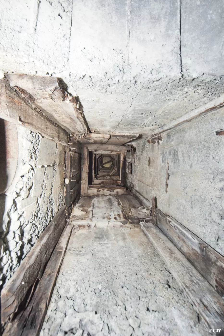 Ligne Maginot - COL DE BUFFERE - (Ouvrage d'infanterie) - Le puits du bloc 3 - Lia VERMEULEN