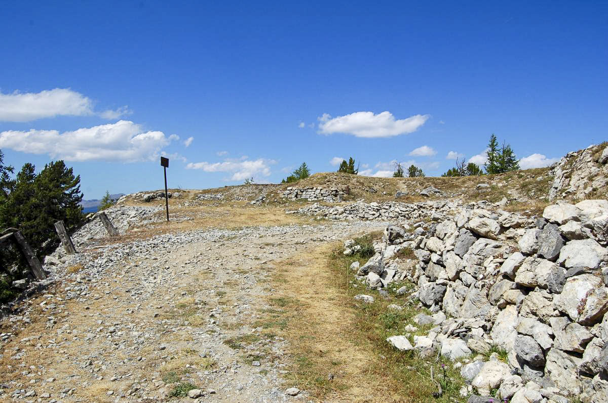 Ligne Maginot - GRANDE MAYE OUEST - (Position d'artillerie préparée) - La route stratégique de la Grande Maye et batterie des Mélèzes - Michal Prasil