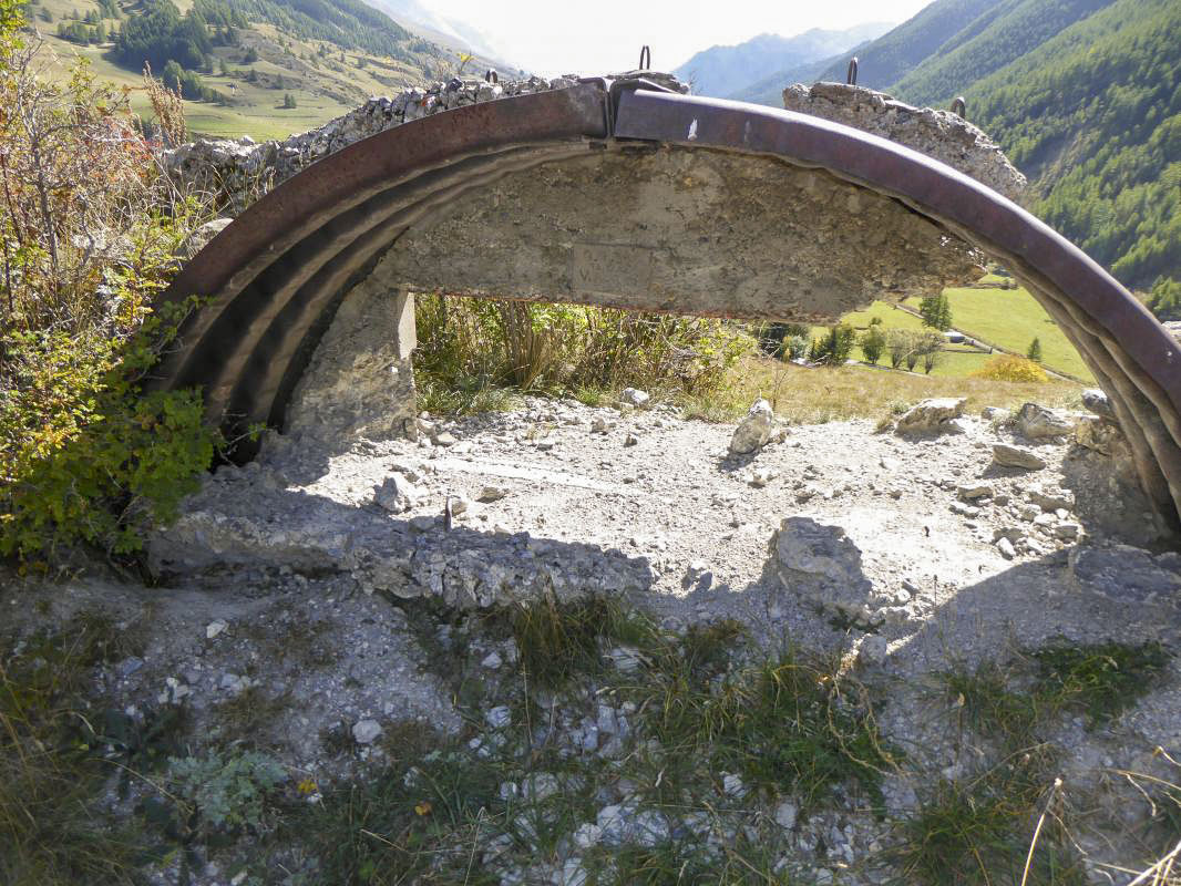 Ligne Maginot - LARCHE - (Blockhaus pour canon) - Abri pour le 47 de marine - ELLENA - CUNY