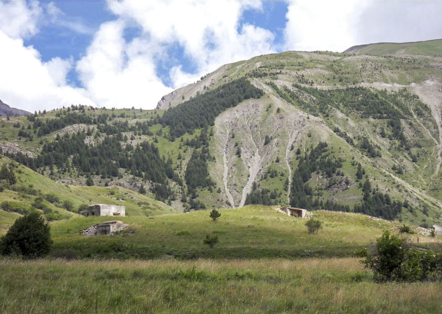 Ligne Maginot - LARCHE (L) - (Ouvrage d'infanterie) - Vue d'ensemble - Sud  Passion