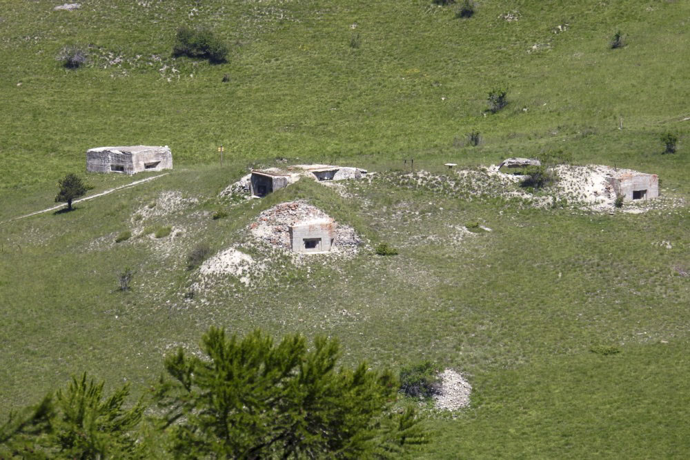 Ligne Maginot - LARCHE (L) - (Ouvrage d'infanterie) - Vue d'ensemble frontale - Alain Perouffe
