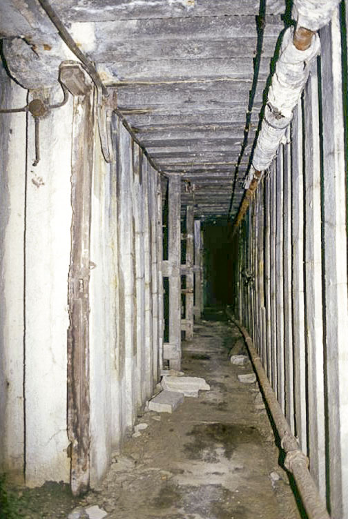 Ligne Maginot - LARCHE (L) - (Ouvrage d'infanterie) - Dortoir dans la galerie - LOVINY Alain
