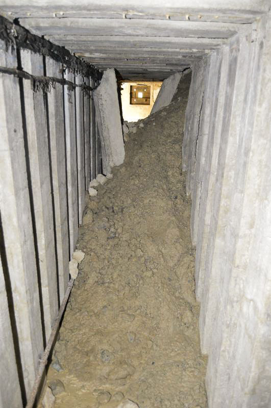 Ligne Maginot - LARCHE (L) - (Ouvrage d'infanterie) - Éboulement du couloir principal chez l’entrée - Michal Prasil