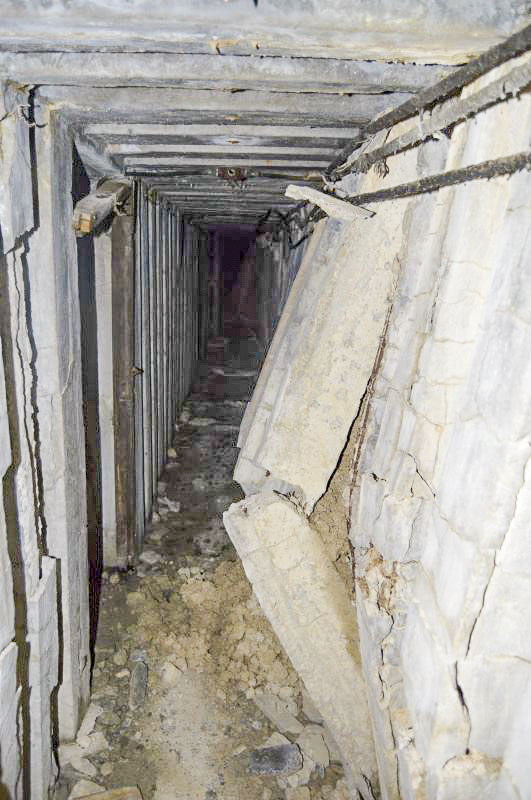Ligne Maginot - LARCHE (L) - (Ouvrage d'infanterie) - Éboulement du couloir principal chez le magasin aux vivres - Michal Prasil