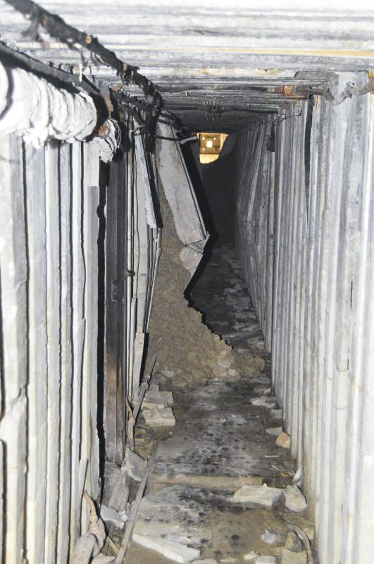 Ligne Maginot - LARCHE (L) - (Ouvrage d'infanterie) - Éboulement du couloir principal chez le magasin aux vivres - Michal Prasil