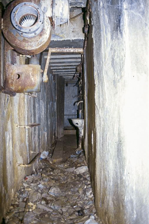Ligne Maginot - LARCHE (L) - (Ouvrage d'infanterie) - Restant de la ventilation et sanitaires - LOVINY Alain