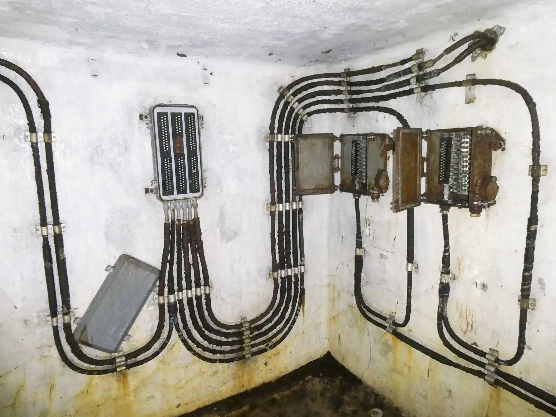 Ligne Maginot - COL DE SEGRA - (Chambre de coupure) -  - ELLENA Daniel - CUNY Philippe