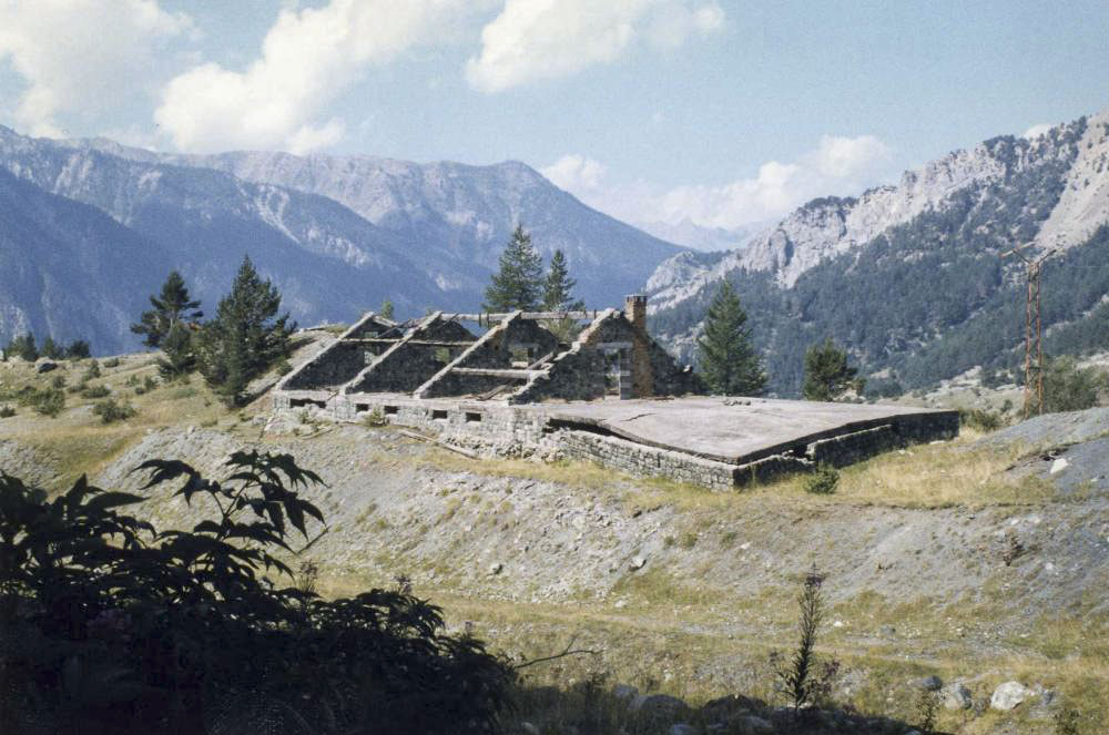 Ligne Maginot - LES AITTES - (Casernement) - Photo datant des années 2000 - Pascal LAMBERT