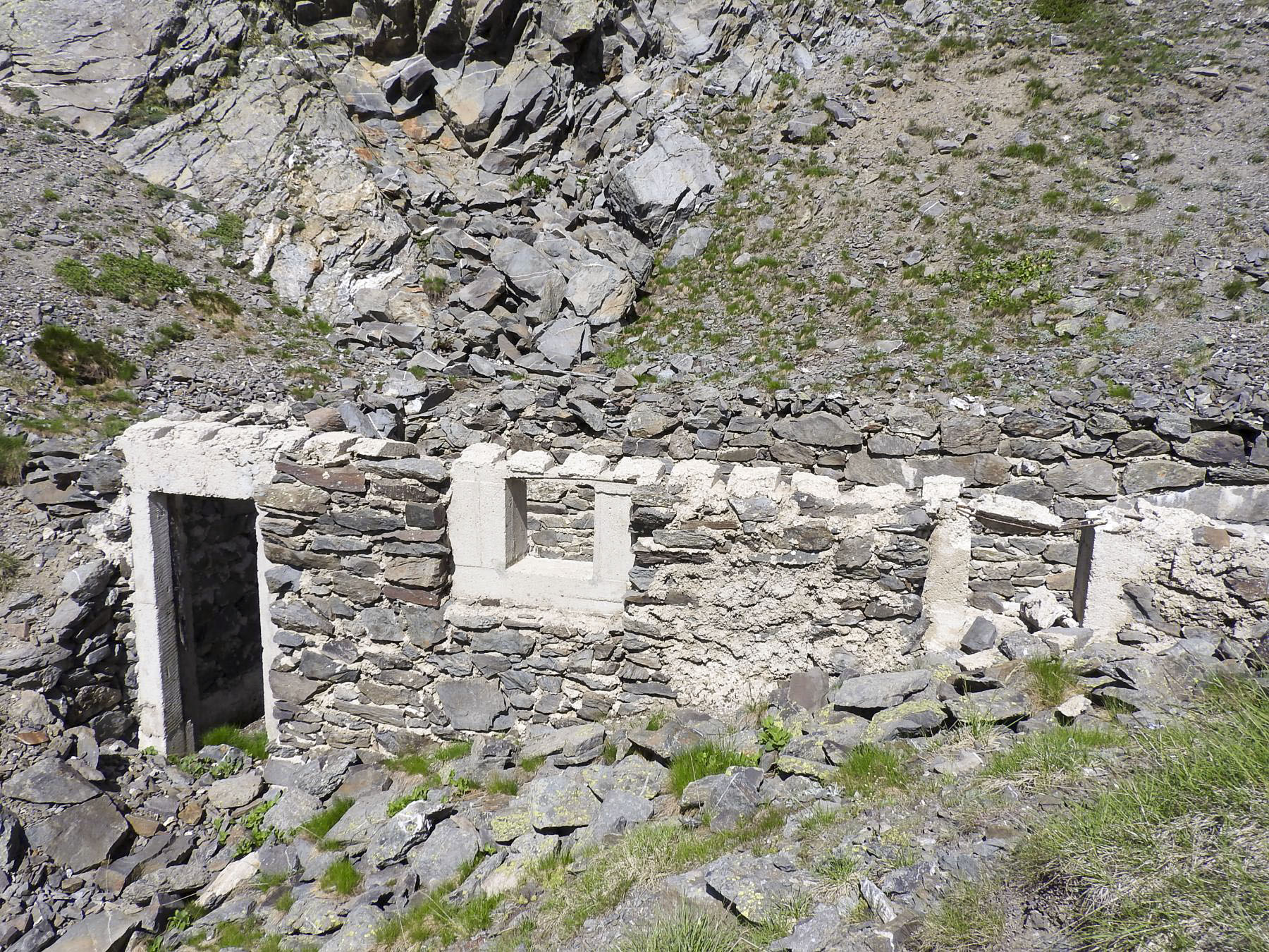 Ligne Maginot - COL DE CRISTOL (1° CM / 82° BAF) - (PC) - Les ruines d'un casernement près de la porte de Cristol - STENGER Mathieu