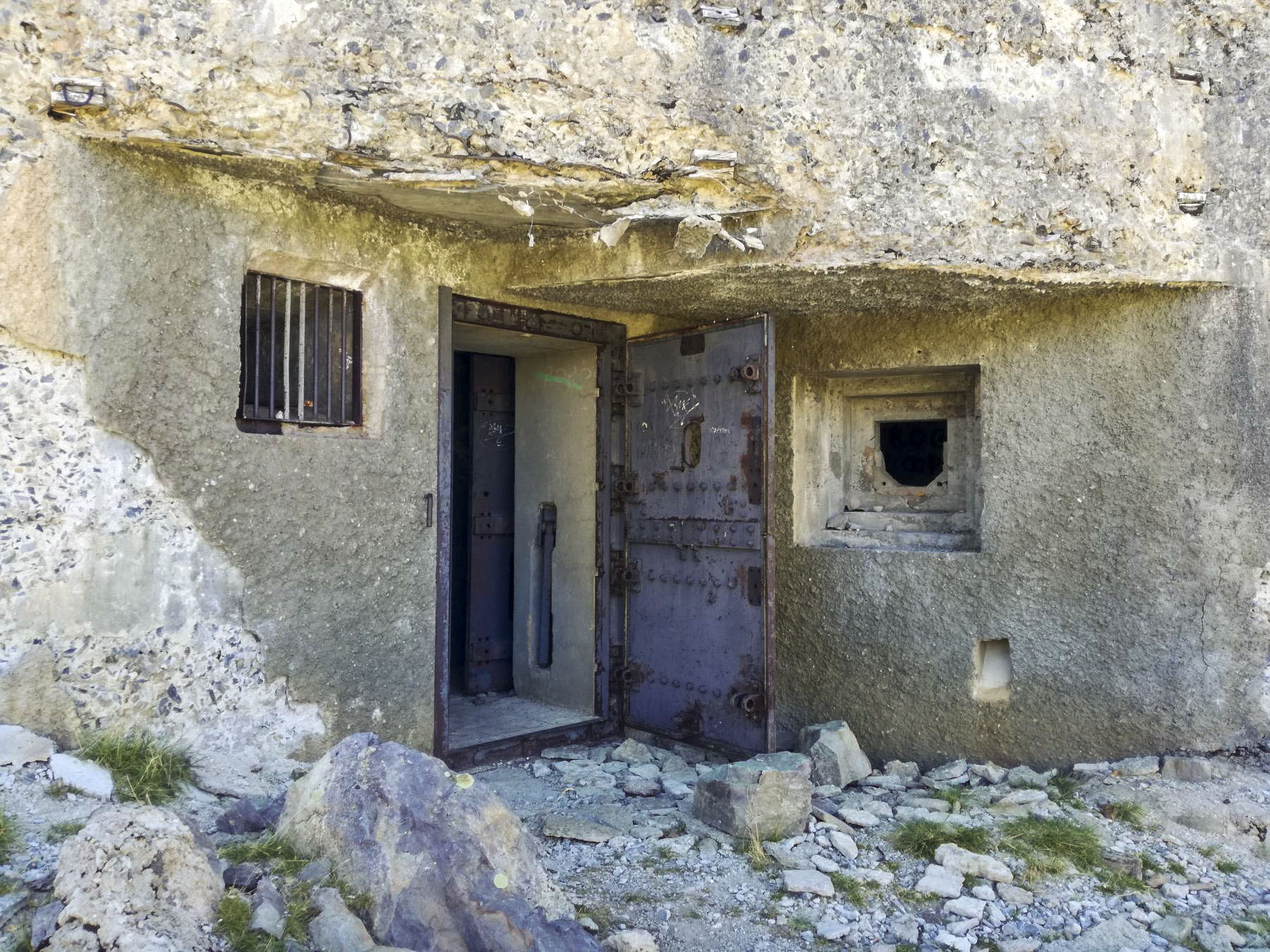 Ligne Maginot - COL DE GRANON - (Ouvrage d'infanterie) - Le bloc 1 
L'entrée de l'ouvrage - Nicolas PASTORINO
