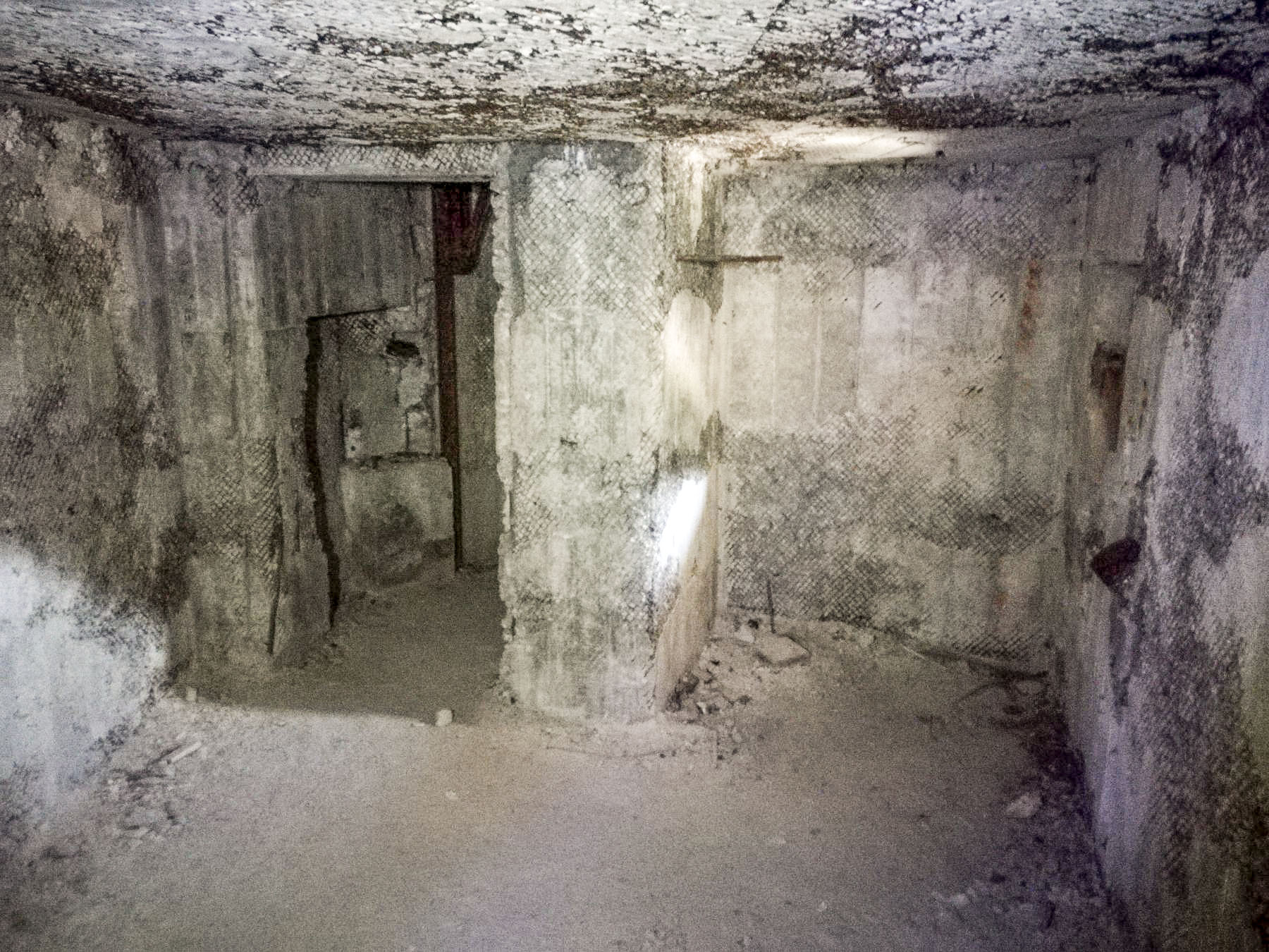 Ligne Maginot - COL DE GRANON - (Ouvrage d'infanterie) - Le bloc 3 
Accès à la cloche observatoire - Nicolas PASTORINO