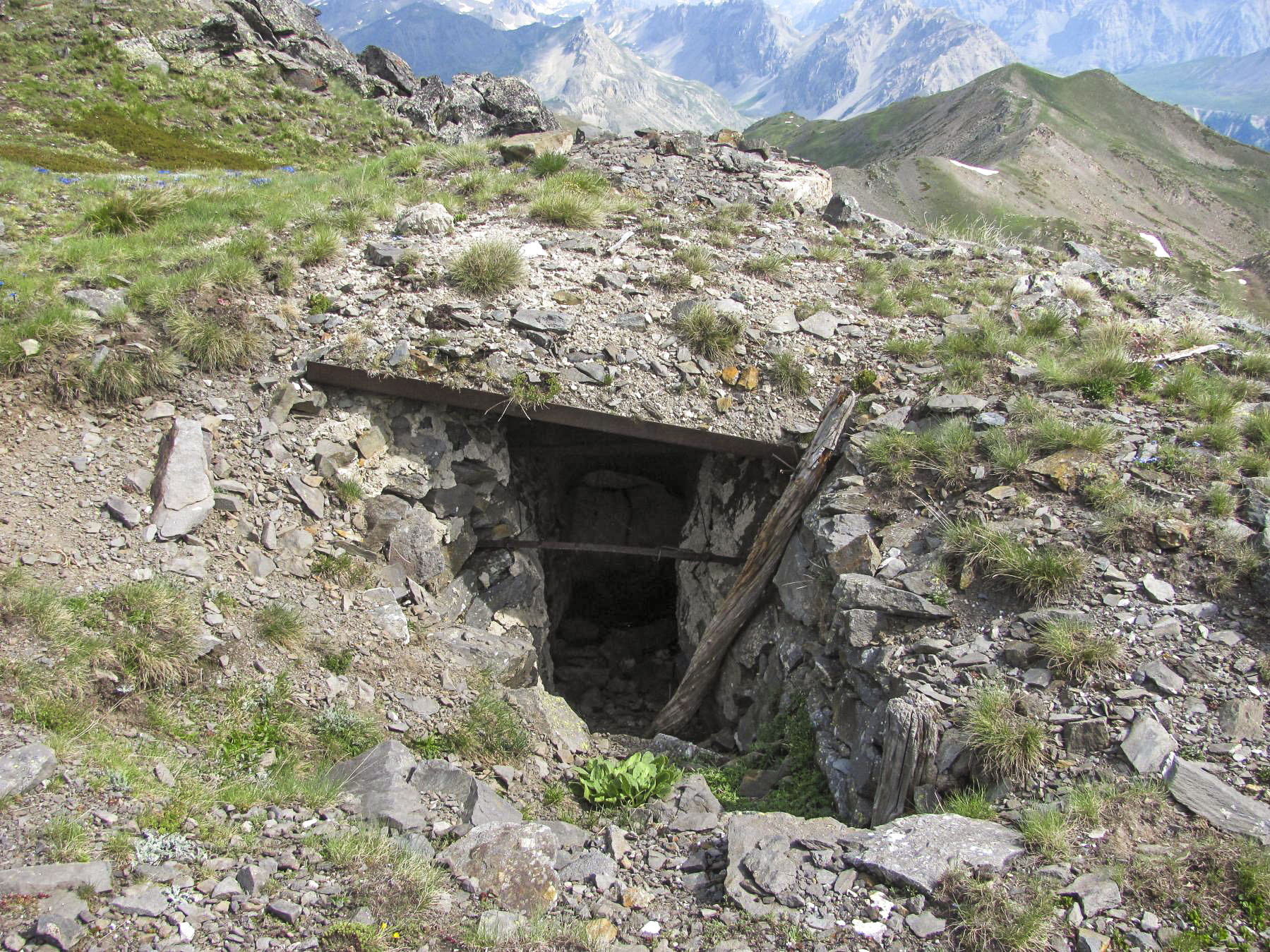 Ligne Maginot - COL DE L'OULE 2 - (Blockhaus pour arme infanterie) - L'entrée - Marc ENDINGER