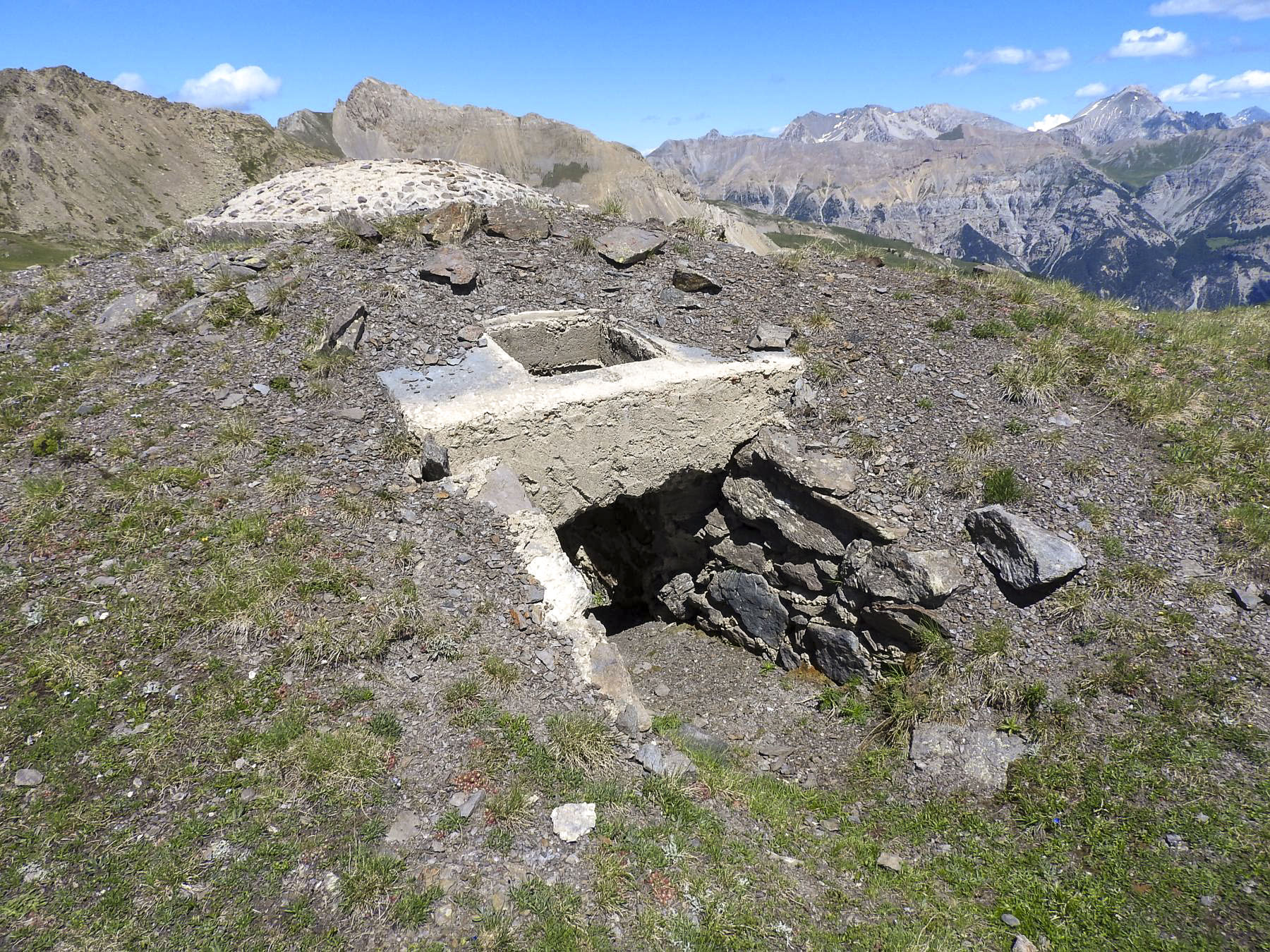Ligne Maginot - CRETE CIBIERES-GRANON A - (Blockhaus pour arme infanterie) - L'entrée
 - STENGER Mathieu