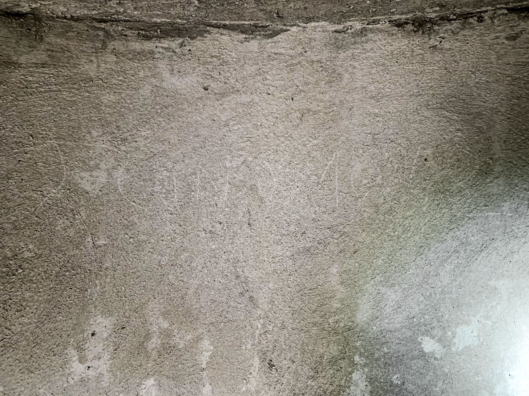 Ligne Maginot - CRETE DU GRAND MEYRET 3 - (Blockhaus pour arme infanterie) - On aperçoit très subtilement « jeano 194. » - Mokry laurent