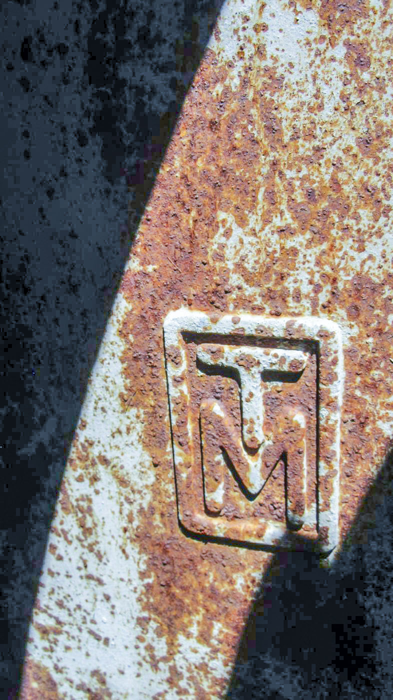 Ligne Maginot - SAINT JOSEPH NORD - (Chambre de coupure) - La marque de fabrication de ce premier boîtier de raccordement - Jean BERTHIER