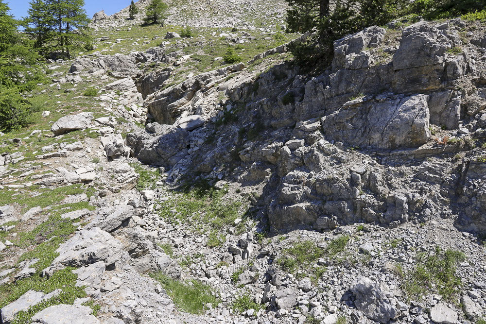 Ligne Maginot - LES ACLES EST  (TRANCHéE) - (Divers) - Tranchée reliant partiellement l'abri Est et la pilule supérieure, et permettant le tir vers le col des Acles - Alain Perouffe