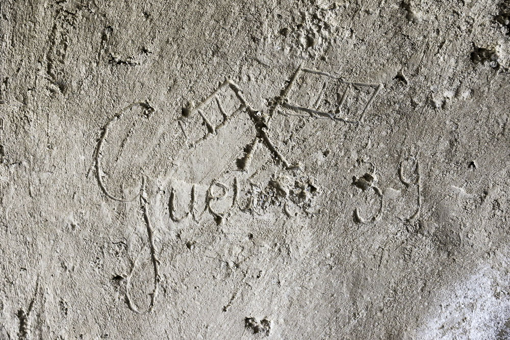 Ligne Maginot - LES ACLES OUEST - (Abri) - Dans le couloir de gauche - Alain Perouffe