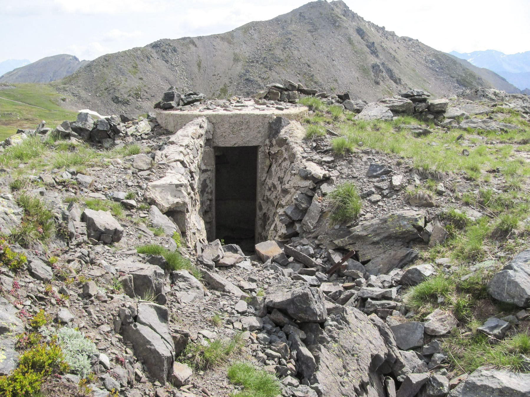 Ligne Maginot - LES CIBIERES - COL DE L'OULE 3 - (Blockhaus pour arme infanterie) - L’entrée - Marc ENDINGER