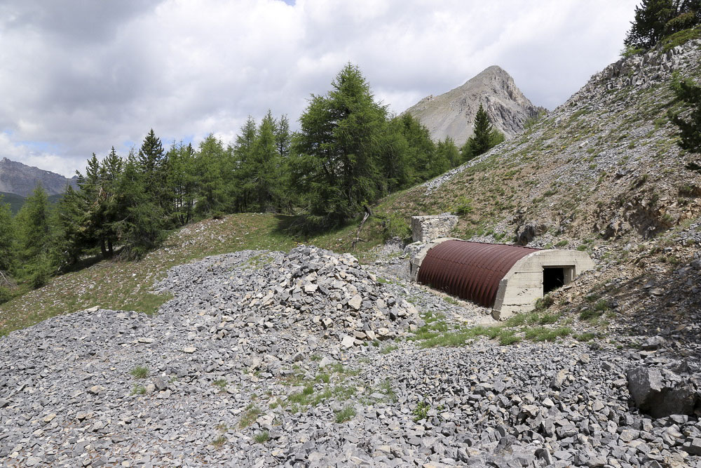 Ligne Maginot - TETE NOIRE - (Abri) - Vue générale.
A l'arrière au dessus l'Aiguille Rouge - Alain Perouffe