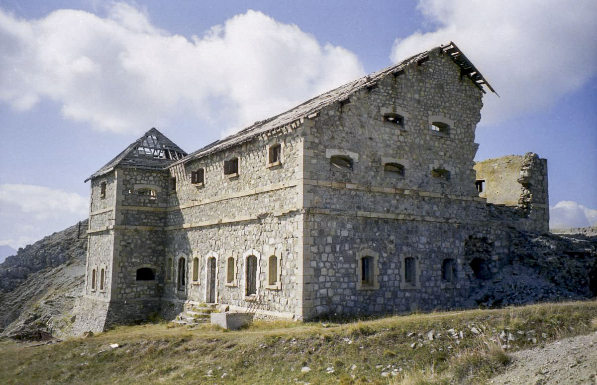 Ligne Maginot - JANUS - (Ouvrage d'artillerie) - Le casernement - ELLENA-CUNY