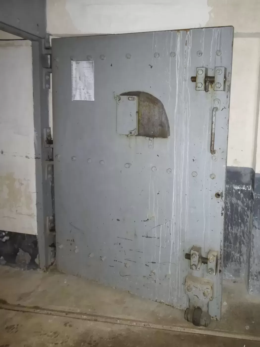Ligne Maginot - JANUS - (Ouvrage d'artillerie) - Bloc 1
La porte blindée - ELLENA Daniel - CUNY Philippe