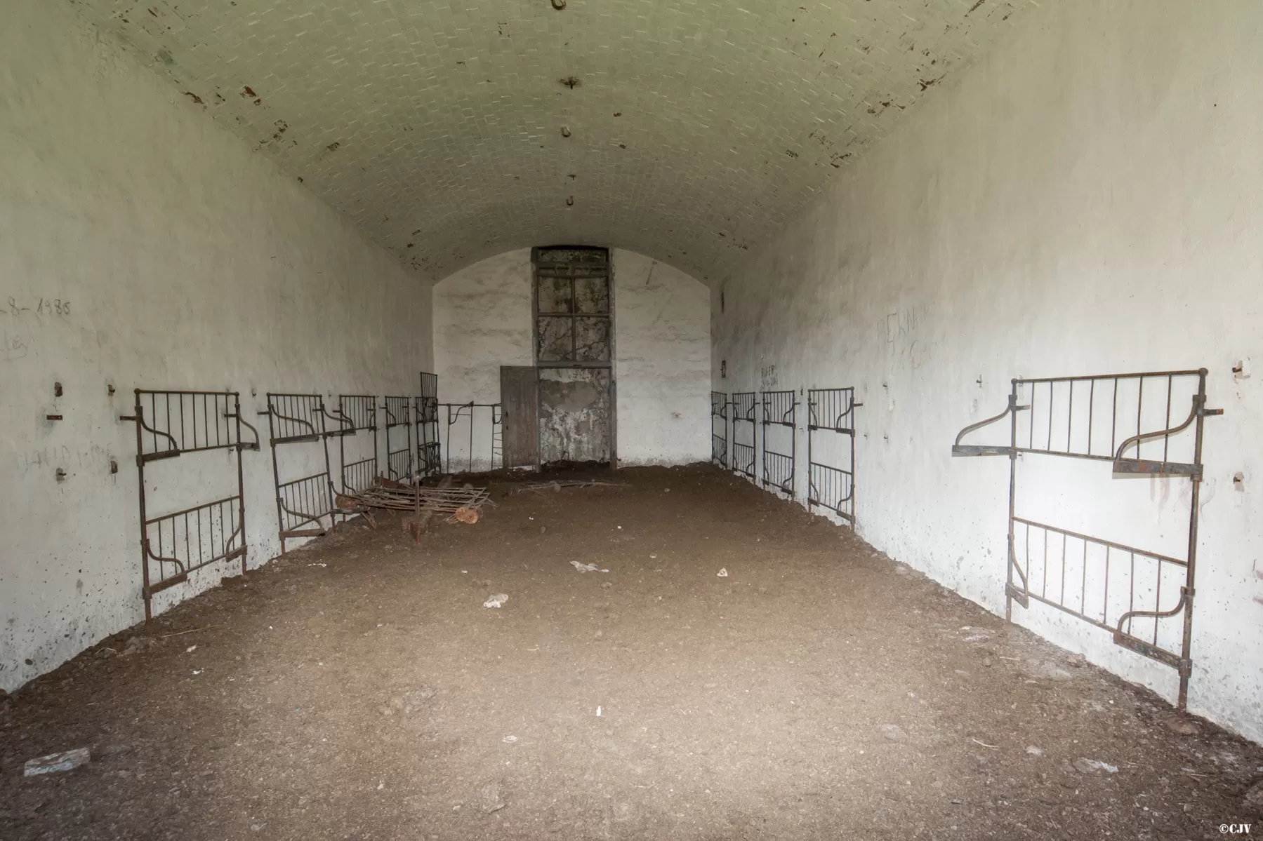Ligne Maginot - FORT DE LA CROIX DE BRETAGNE (154° RAP - 7° BIE) - (Position d'artillerie préparée) - Casernement de troupe
Étage inférieur - Lia VERMEULEN