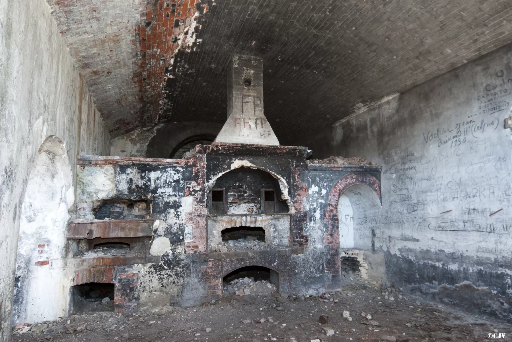 Ligne Maginot - FORT DE LA CROIX DE BRETAGNE (154° RAP - 7° BIE) - (Position d'artillerie préparée) - Le boulangerie
Le four à pain - Lia VERMEULEN